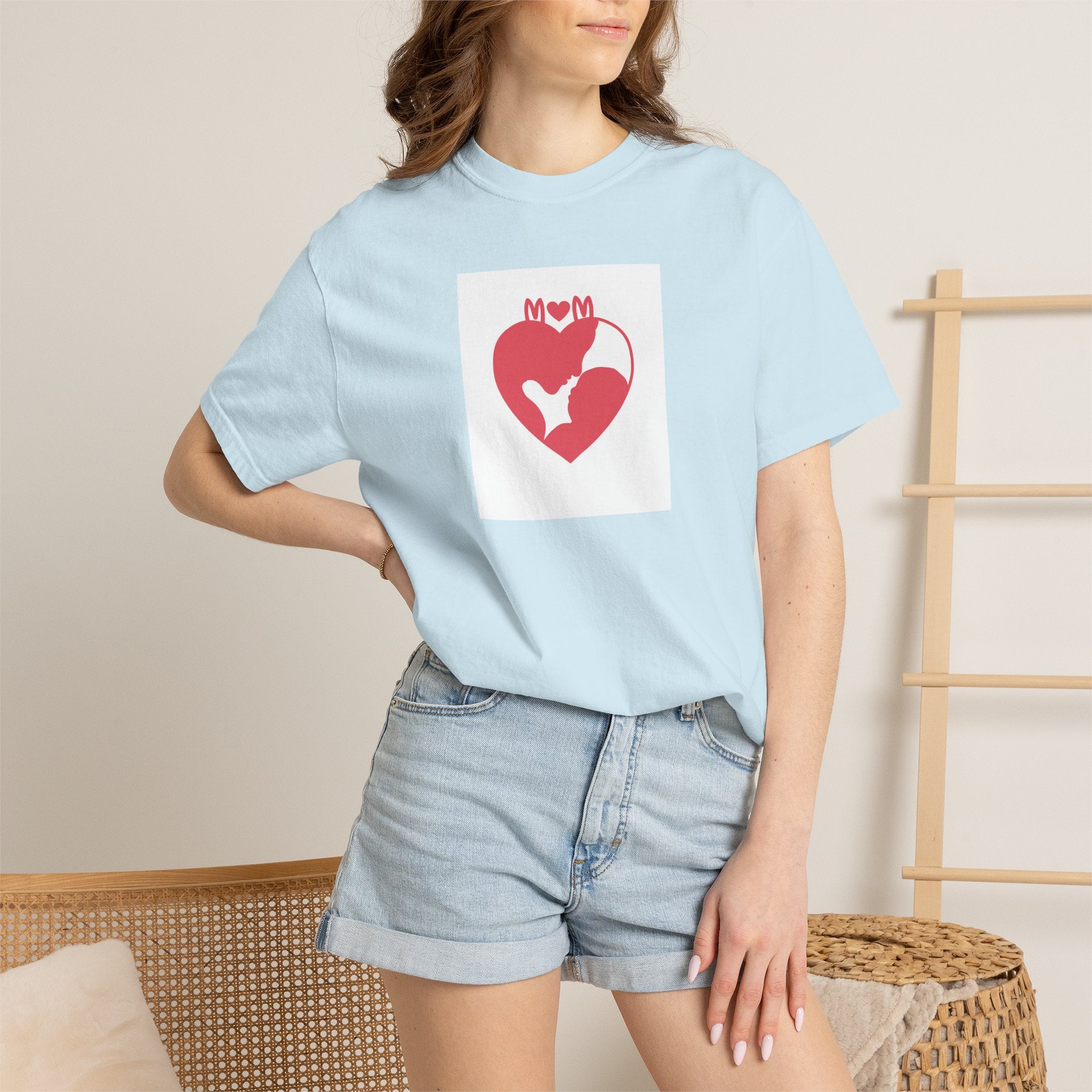 Mom Heart Cat T-Shirt – Cute Pet Mom Graphic Tee
