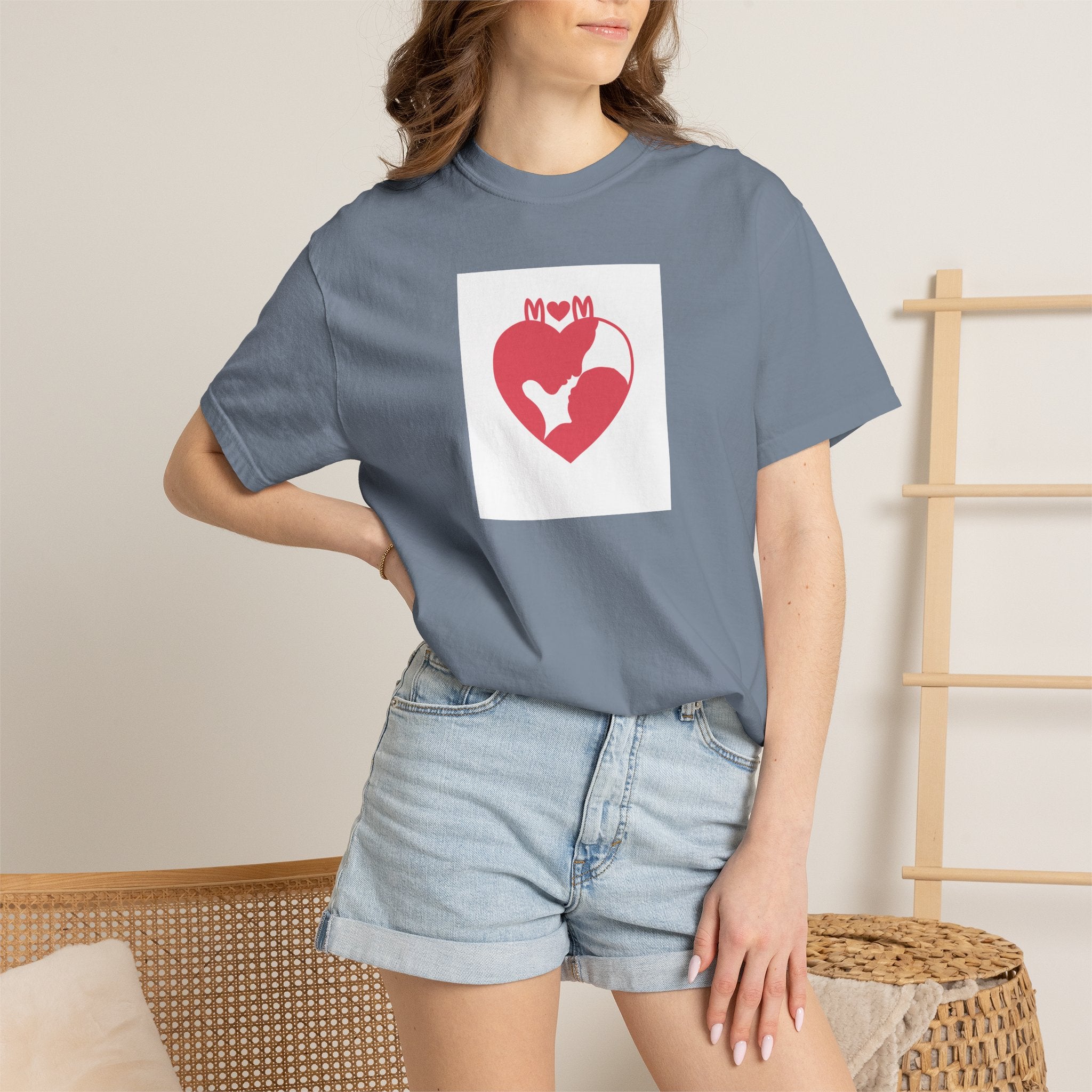 Mom Heart Cat T-Shirt – Cute Pet Mom Graphic Tee